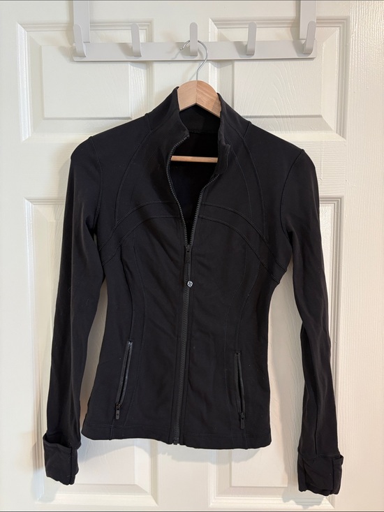 lululemon athletica Jackets & Blazers - lululemon athletica Black Fitted Zip-Up Jacket